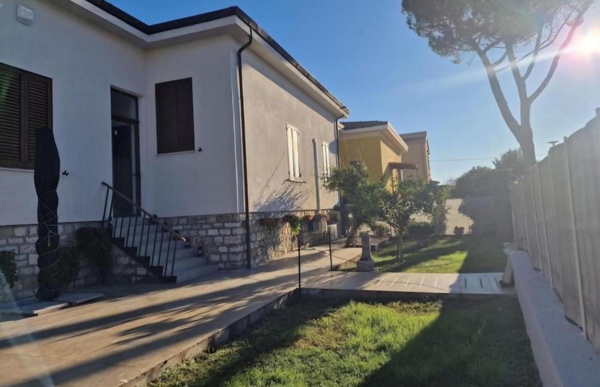 Cinzia'S House Of Mirrors Apartment Pisa Exterior photo
